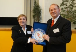 Fen Bilimleri Enstitüsü Müdürümüz Prof. Dr. Menşure Özgüven Almanya’da düzenlenen “29. Bernburg Tıbbi ve Aromatik Bitkiler Kongresi” ne Davetli Konuşmacı Olarak Katıldı