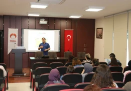 Kariyer Merkezimiz ve Sosyal ve Beşeri Bilimler Fakültemizin Birlikte Düzenlediği “Sen de Başarabilirsin” Semineri Gerçekleştirildi
