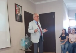 Sosyal ve Beşeri Bilimler Fak&uuml;ltesi Psikoloji B&ouml;l&uuml;m&uuml; Başkanımız Prof. Dr. İshak &Ouml;zkan Tarafından Azerbaycan&rsquo;da Eğitim Verildi
