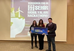 Üniversitemiz İç Mimarlık Bölümü 3. Sınıf Öğrencilerinden Ece Erciş ve Sibel Şahin "Sürdürülebilir Şehir Mobilyaları” Hackathonu’nda İkincilik Ödülü Kazandı