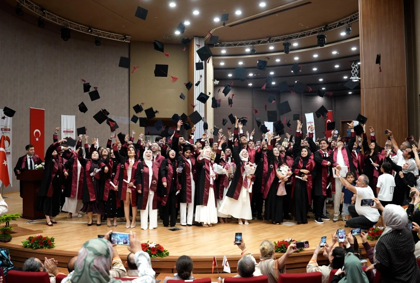 Konya Gıda ve Tarım Üniversitesi'nde Mezuniyet Coşkusu