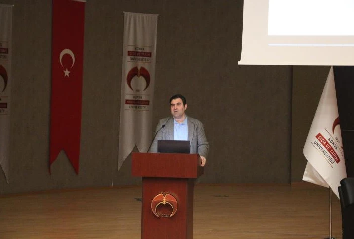 Y&ouml;netim Bilişim Sistemleri B&ouml;l&uuml;m&uuml; Kariyer Etkinliği kapsamında &ldquo;Siber G&uuml;venlikte Sıfırdan Uzmanlığa&rdquo; s&ouml;yleşisi ger&ccedil;ekleştirilmiştir