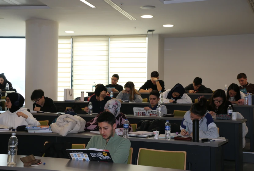 Yüzde Yüz Education Institution Hosted at Our University as Part of the Camp Program