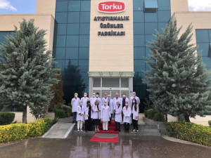 &Uuml;niversitemize Yeni Katılan &Ouml;ğretim Elemanlarımız Konya Şeker A.Ş. Tesislerine D&uuml;zenlenen Teknik Geziye Katıldılar