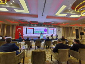 Tarım ve Doğa Bilimleri Fak&uuml;ltesi &Ouml;ğretim &Uuml;yemiz Prof. Dr. Menşure &Ouml;zg&uuml;ven 6. Tıbbi ve Aromatik Bitkiler &Ccedil;alıştayına Katıldı