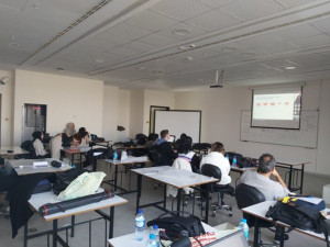 Öğr. Gör. Seda MAZLUM, “Geleneksel Süslemenin Dünü ve Bugünü” İsimli Sunumda İç Mimarlık Öğrencileriyle Bir Araya Geldi