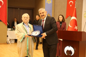 Kırım Türklerinin Milli Lideri Ve Ukrayna Parlamentosu Milletvekili Mustafa Abdülcemil Kırımoğlu'na Fahri Doktora Takdim Edildi