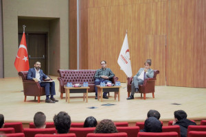 Rektör Prof. Dr. Erol TURAN, Öğrencilerle Buluştu