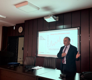 Kıdemli Ekonomist Doç. Dr. Cihan Yalçın Üniversitemizde Seminer Gerçekleştirdi
