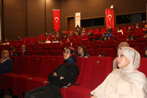 Y&ouml;netim Bilişim Sistemleri B&ouml;l&uuml;m&uuml; Kariyer Etkinliği kapsamında &ldquo;Siber G&uuml;venlikte Sıfırdan Uzmanlığa&rdquo; s&ouml;yleşisi ger&ccedil;ekleştirilmiştir