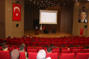 Y&ouml;netim Bilişim Sistemleri B&ouml;l&uuml;m&uuml; Kariyer Etkinliği kapsamında &ldquo;Siber G&uuml;venlikte Sıfırdan Uzmanlığa&rdquo; s&ouml;yleşisi ger&ccedil;ekleştirilmiştir