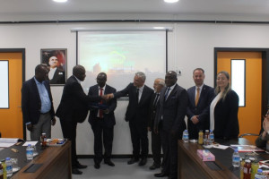 &Uuml;niversitemizde &Ccedil;ok Sayıda &Uuml;lkeden Temsilcilerin Katılımıyla Uluslararası İşbirliği Olanaklarının Değerlendirilmesi Amacıyla Toplantı D&uuml;zenlendi