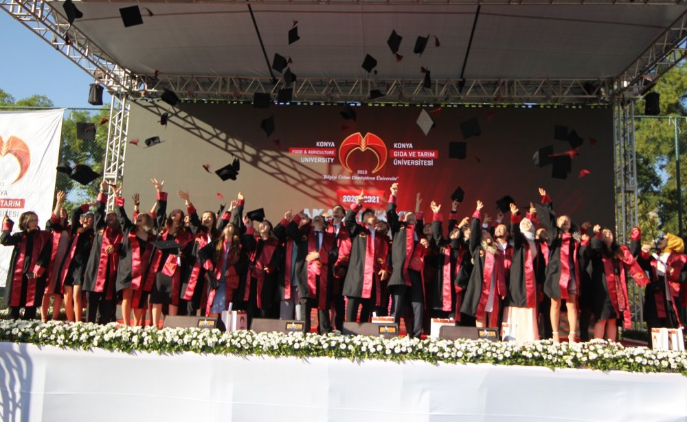 Konya Gıda ve Tarım Üniversitesi İlk Mezuniyet Törenini Yaptı, Diplomasını Alan Mezunlar Torku’da Hemen İşe Başladı