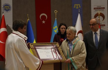 Rektörümüz Prof. Dr. Turan, Kırım Türklerinin Milli Lideri ve Ukrayna Parlamentosu Milletvekili Mustafa Abdülcemil Kırımoğlu'na Fahri Doktora Belgesini Takdim Etti